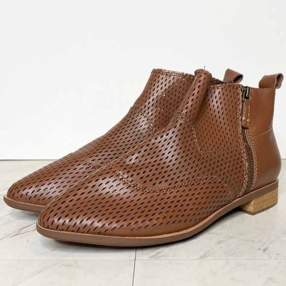 New! Kelsi Dagger Alaska Brown Leather Bootie 10 - Picture 1 of 14
